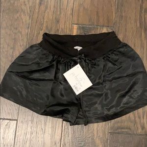 PJ Harlow Mikel - satin pajama shorts